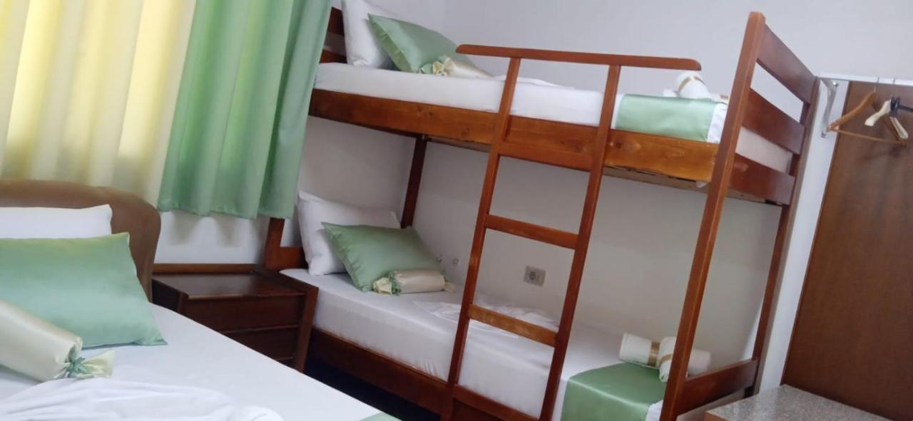 Green Oasis Holiday Home Vlorë Buitenkant foto