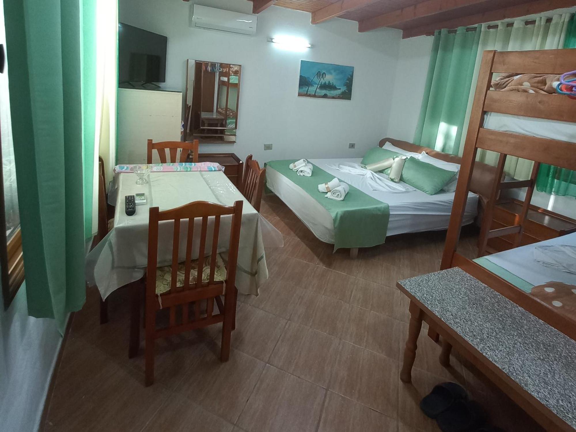 Green Oasis Holiday Home Vlorë Buitenkant foto
